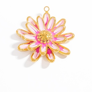 จี้ห้อยคอแฟชั่นสำหรับผู้หญิง ทำจากสแตนเลสสตีลชุบทอง 18k ไม่ลอก ไม่ซีดจาง ทนทาน สวยงาม - Product Image 3