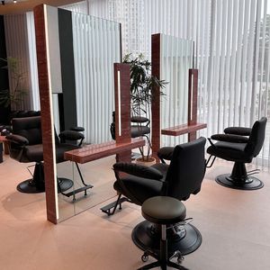 Fauteuil de barbier hydraulique noir moderne DM, fauteuil de salon réglable pour coiffeur et salon de barbier - Product Image 2