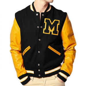 Giacca Varsity Bianca e Gialla da Uomo con Ricamo 'M' Rosso e Maniche in Pelle, Stile Preppy per l'Autunno - Product Image 2
