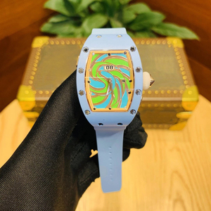 Reloj de Lujo con Diseño Tonneau Swirl, Caja de Cerámica Azul Claro, Esfera con Diseño de Remolinos Coloridos, Correa de Goma Blanca - Product Image 5
