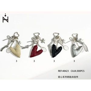 Portachiavi con Ciondolo a Cuore in Argento, Serie Amore, 300 Pezzi in Scatola, Accessorio di Moda - Product Image 1