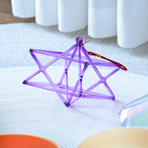 Pyramide chantante en cristal violet personnalisée par l'usine Jinfang, instrument de thérapie sonore et de méditation. - Product Image 4