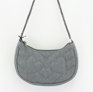 Sac bleu scintillant pour filles avec cœurs matelassés Un vrai sac à main pour la grande fille. Paillettes bleues, matelassage en forme de cœur, quelque chose nous fait penser - Product Image 1
