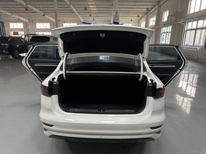 Carro Usado Geely Automobile Emgrand modelo 2023, Edição Campeã de Quarta Geração, modelo de luxo manual 1.5L - Product Image 6