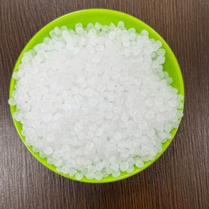 Granulés de plastique PEHD vierge/recyclé PE 100 P6006 P6006N de qualité extrusion pour tuyaux - Product Image 1