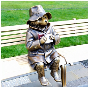 Sculpture en cuivre coulé personnalisée Statue d'ours <span class=keywords><strong>Paddington</strong></span> en bronze réaliste privée Statue humanoïde réaliste - Product Image 3