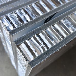 Porte coupe-feu certifiée avec noyau en nid d'abeille en aluminium B1 résistance au feu, pour immeubles de grande hauteur - Product Image 3