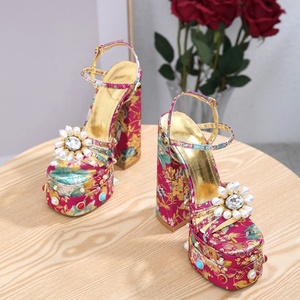 <span class=keywords><strong>Sandalias</strong></span> <span class=keywords><strong>de</strong></span> satén para mujer <span class=keywords><strong>de</strong></span> banquete <span class=keywords><strong>de</strong></span> mesa impermeables <span class=keywords><strong>de</strong></span> tacón alto, estilo <span class=keywords><strong>de</strong></span> pasarela <span class=keywords><strong>de</strong></span> gran tamaño, <span class=keywords><strong>sandalias</strong></span> elegantes con boca <span class=keywords><strong>de</strong></span> pez, zapatos - Product Image 4