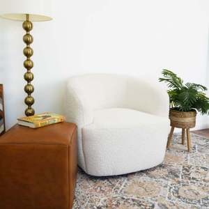 Chaise pivotante moderne et durable Mina White Boucle, idéale pour le salon, la salle à manger, le bureau, l'hôtel et la chambre à coucher - Product Image 1