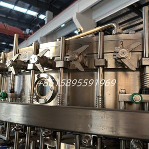 <span class=keywords><strong>Machine</strong></span> de remplissage automatique d'<span class=keywords><strong>eau</strong></span> pétillante 3-en-1 Ligne complète de production de boissons Engrenage Machines d'emballage d'<span class=keywords><strong>eau</strong></span> <span class=keywords><strong>gazeuse</strong></span> au meilleur prix - Product Image 3