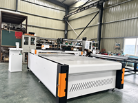 Automatische Teppichschneidemaschine mit Oszillierendem Messer CNC Digitaler Schneideplotter