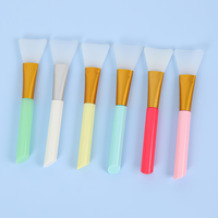 Applicateur de brosse de masque de beauté de brosse de masque de cheveux de silicone pour l'outil essentiel de maquillage dans la boîte à outils de maquillage