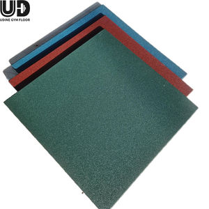 Pavimentazione in Gomma per Parchi Giochi Resistente a Prodotti Chimici e Oli, Facile da Pulire, Anti-Macchia e Anti-Schizzi - Product Image 4