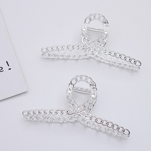 <span class=keywords><strong>Pinces</strong></span> à cheveux à grande chaîne en filigrane de 4.5cm x 11.5cm pour tenir les queues de cheval <span class=keywords><strong>pinces</strong></span> à cheveux croisées en alliage de Zinc Barrettes épingles à cheveux requin - Product Image 4