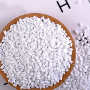 Granulés vierges de PET blanc en copeaux, résine PET, prix fabricant de matières premières plastiques - Product Image 2