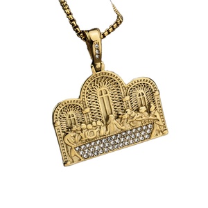 Collier médaillon d'art Renaissance vintage, style punk audacieux, en alliage plaqué or avec pierre naturelle, bijou statement pour hommes et femmes - Product Image 1