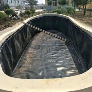 แผ่นเมมเบรน HDPE เรียบสำหรับบ่อขยะ <span class=keywords><strong>บ่อ</strong></span>เหมือง ป้องกันการรั่วซึม กันน้ำ กันรังสียูวี ทนสารเคมี ทนทาน แบบม้วน - Product Image 4