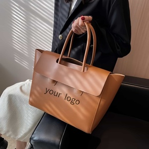 Bolsos de Lujo Personalizados con Logotipo para Mujer, Bolsos de Diseño con Solapa, Impermeables, de Gran Capacidad, al por Mayor - Product Image 1