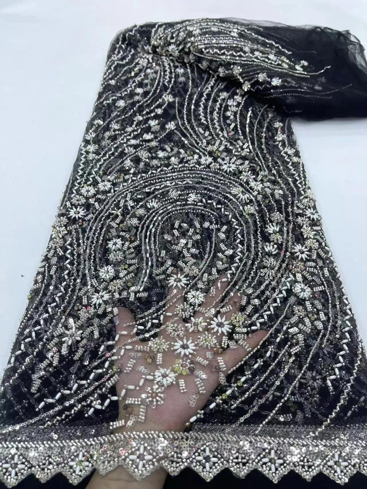 Nouveau 2024 tissu lourd broderie à la main perlé mariée dentelle tissu luxe perlé dentelle tissu pour robe de soirée de mariage