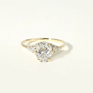 แหวนหมั้นเพชรอาร์ตเดโค 1.25 กะรัต E VS เพชรเพาะเลี้ยงหรือเพชรธรรมชาติ เป็นมิตรต่อสิ่งแวดล้อม ตัวเรือนแบบหนามเตย ดีไซน์หรูหรา ประกายระยิบระยับ - Product Image 1