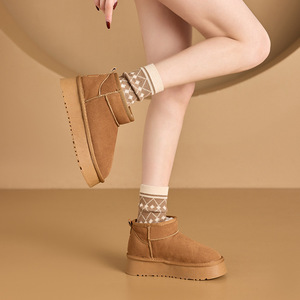 Bottes d'hiver en daim imperméables antidérapantes à bout rond et semelle épaisse pour femmes, doublées de polaire, décontractées, automne-hiver 2025 - Product Image 2