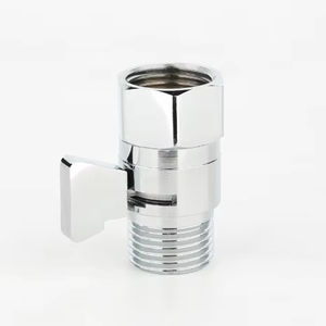 Válvula de grifo recta de latón de diseño moderno con roscas dobles para uso en baño y cocina - Product Image 1