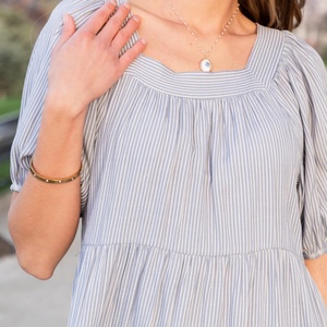 Vestido Mini Floral Vintage en Oferta, Negro, Manga Corta, Plisado, Halter, Elegante, Estilo Seabreeze, Vestido de Algodón para Mujer - Product Image 4