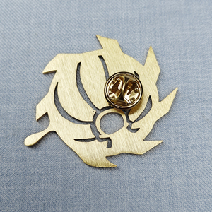 Lencana Pin Baja Anti Karat Perak JINFUJIA Buatan Khusus dengan Nama Terukir, Lapisan Emas 24K, Pencetakan UV, Ramah Lingkungan - Product Image 5