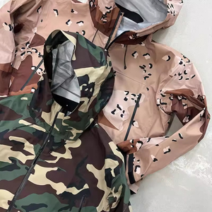 WT Giacca a Vento Streetwear Mimetica Personalizzata da Uomo con Cappuccio e Zip in Poliestere e Nylon - Product Image 4