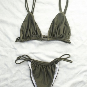 Bikini de una pieza con logo personalizado al por mayor, estampado frontal, traje de baño, ropa de playa, triángulo, tiras, fruncido, corte en V, conjunto de tela - Product Image 2