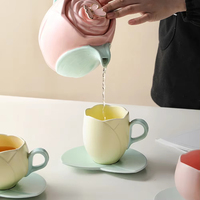 Tasses en céramique aux couleurs vives conçues pour les tulipes ensembles à boire avec soucoupes décor à la maison tasses à dîner pour l'utilisation du thé et du café