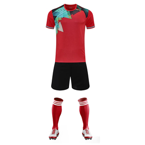 Ventes en gros d'usine, ensembles d'uniformes de football personnalisés pour hommes, adultes, été, respirant, séchage rapide, 100% polyester, col rond, manches courtes - Product Image 1