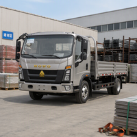 Camion à plateau plat léger HOWO 4X2 150HP, cuve de chargement 4200x2050x400mm, 6 roues, pour le transport de chantier et logistique