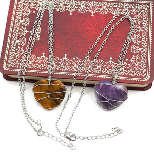 Nouveau Collier Artisanal en Argent en Forme de Cœur, Pierre Précieuse Naturelle Brute Améthyste Cœur de Pêche, Modè<span class=keywords><strong>le</strong></span> N550 - Vente Flash - Product Image 3