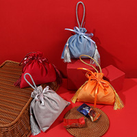 Vente en gros de sac de bonbons de mariage à franges en velours rouge vin de style chinois