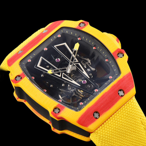 Reloj Mecánico de Alta Gama para Hombre, Diseño Esqueleto, Resistente al Agua, Correa de Lona, Fibra de Carbono Amarilla - Product Image 4
