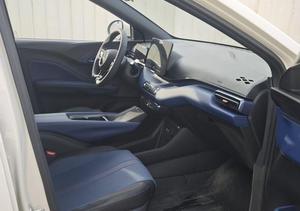 รถยนต์ BYD Seagull 2025 รุ่น Smart Driving Edition ระยะทางวิ่ง 305 กม. รุ่น Vatality Edition 5 ประตู 4 ที่นั่ง แฮทช์แบ็ก พลังงานไฟฟ้าล้วน สีขาว Seagull บนพื้นสีน้ำเงิน - Product Image 4