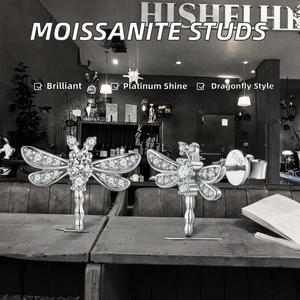 Boucles d'oreilles clous en moissanite taille brillant, légèrement luxueuses, en argent sterling 925, certifiées GRA - Product Image 2