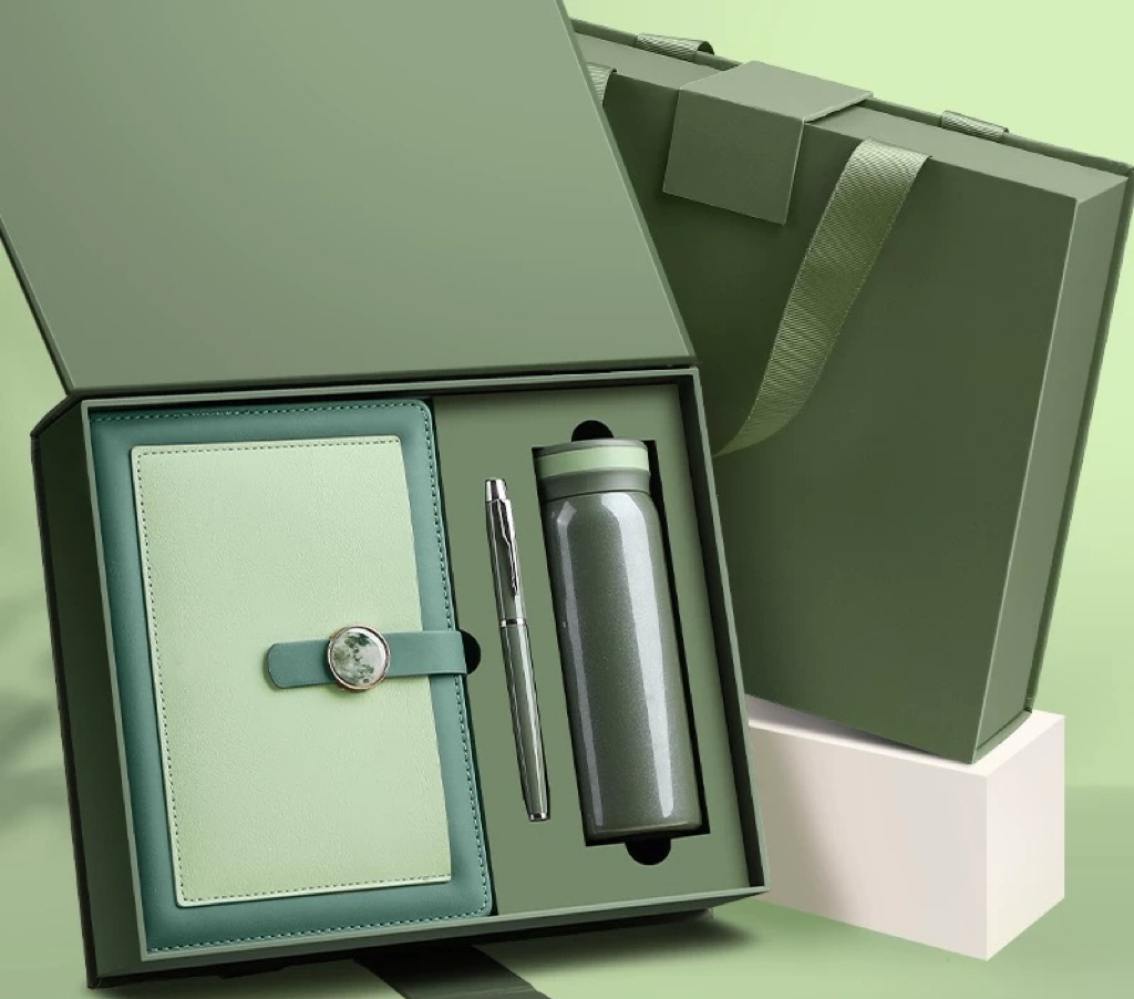 Carnet vert + stylo + tasse