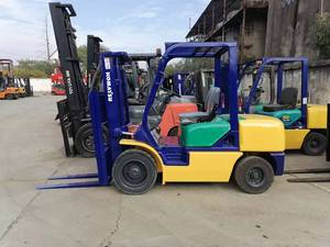 Mini chariot élévateur diesel Komatsu FD30 d'occasion pas cher 3 tonnes Composants de base d'origine du Japon Bonnes performances - Product Image 2