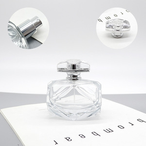 Flacon de parfum en verre carré en forme de diamant, portable, 80 ml, type baïonnette, flacon cosmétique vide disponible en capacités de 30 ml et 100 ml - Product Image 1