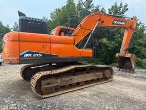 Excavadora de cadenas usada de 21.5 toneladas para movimiento de tierras con martillo hidráulico Doosan DX215, motor Cummins, sistema hidráulico completo KYB - Product Image 2