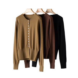 Pull en tricot pour femme, col rond, manches longues, couleur unie, boutons sur le devant, décontracté, pour l'automne, 100% coton - Product Image 1