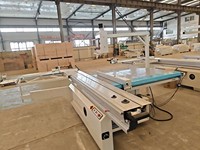 Scie à panneaux horizontale automatique pour le travail du bois, machine de découpe du bois de haute précision avec moteur pour armoires chinoises