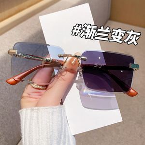 Gafas de Sol sin Marco con Lentes de PC que Cambian de Color, Protección UV400, Unisex, Estilo Urbano, Patillas con Diseño de Madera - Product Image 4