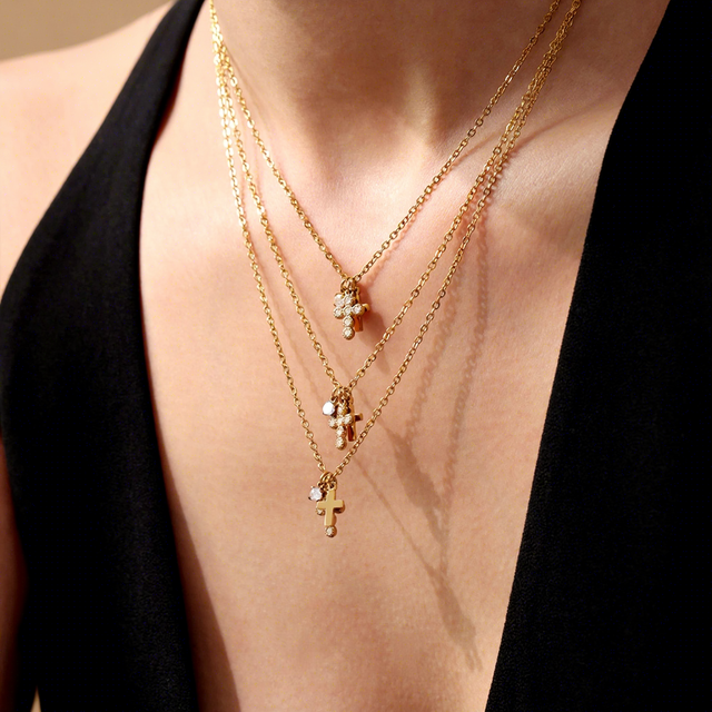 Fashionable Lady's Zirconium Cross Pendant Collar Necklace 18K Gold Multi-layer Stainless Steel Necklace Factory Wholesale