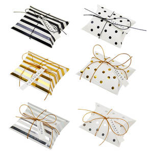 Scatole di Carta Piccole per Dolci con Stampa Dorata, Nastro e Etichette per Matrimoni e Feste di Compleanno - Product Image 1