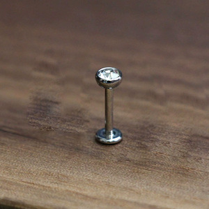 Clous en alliage de titane en forme de cœur avec zircon pour piercing d'oreille, de lèvre ou de nez, bijoux G23 - Product Image 3