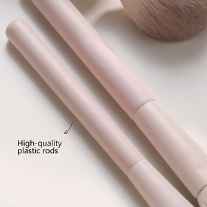 Set de 10 Brochas de Maquillaje Veganas de Pelo Sintético Rosa, Herramientas Cosméticas de Lujo de Marca Privada <span class=keywords><strong>para</strong></span> Ojos, Rostro, Base y Polvo, con Bolsa - Product Image 5
