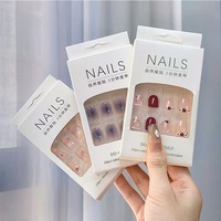 Ongles en gel acrylique à pression, couvrance totale, motif carré, application sur les doigts